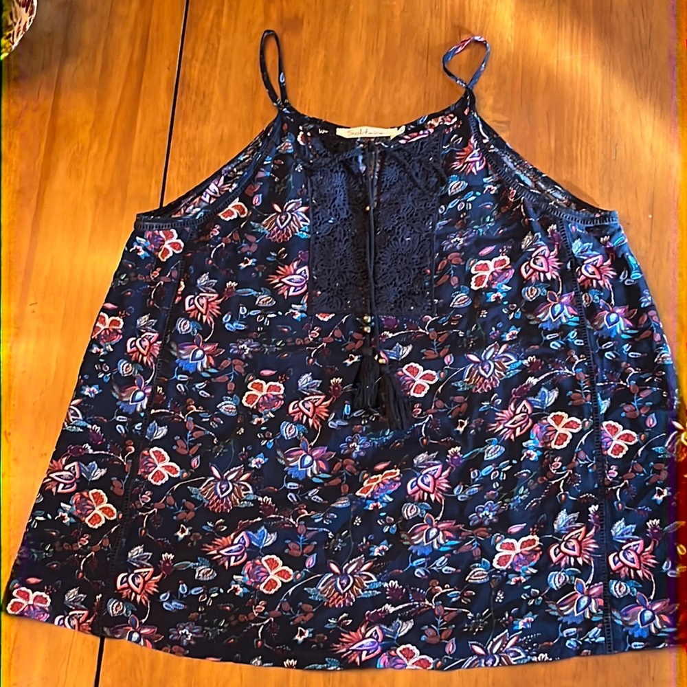 Solitaire women’s floral top
